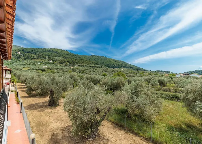 Magdalena & Skopelos